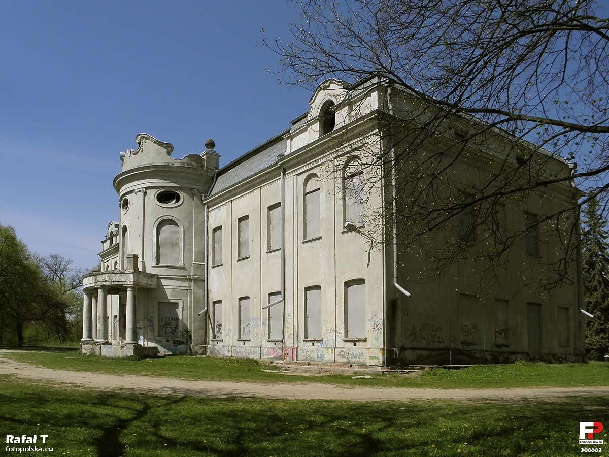 Pałac, Nowe Miasto nad Pilicą